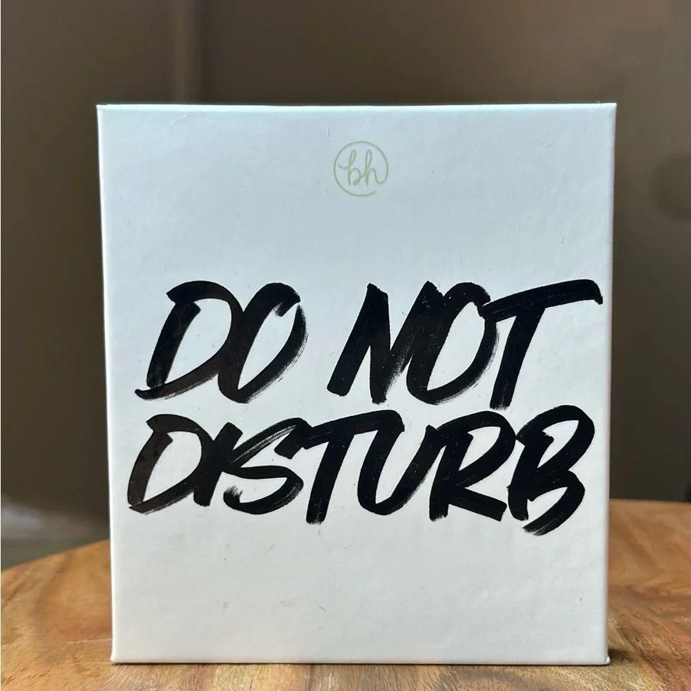 BH Cosmetics - Do Not Disturb Eyeshadow Palette with Mirror